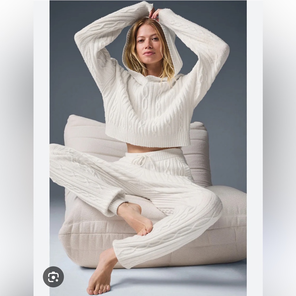FIRM ON PRICE Alo Yoga Cable Knit Winter Bliss Hoodie & Sweatpants Set